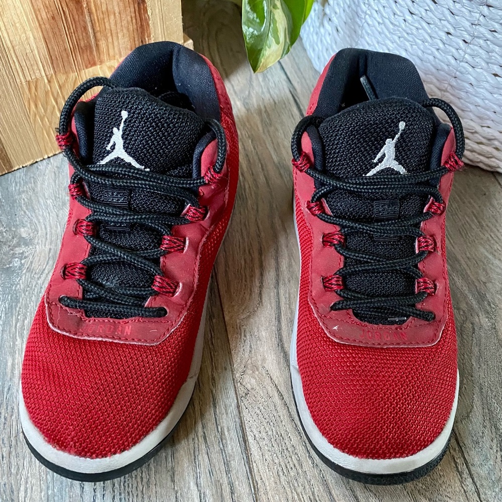 Youth Jordan’s size 11